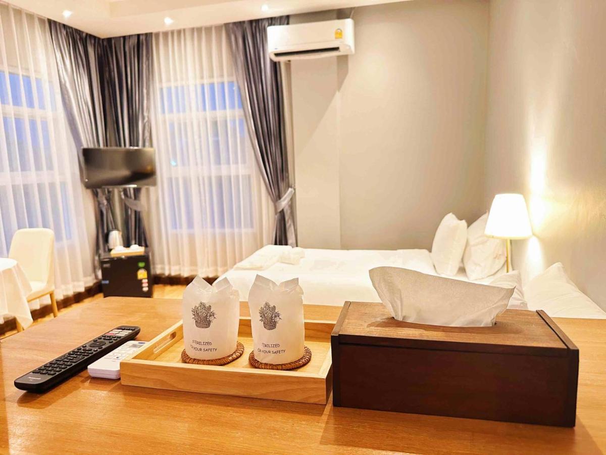 Ostello The White House Rachamankha เดอะ ไวท์เฮ้าส์ ราชมรรคา Chiang Mai Esterno foto