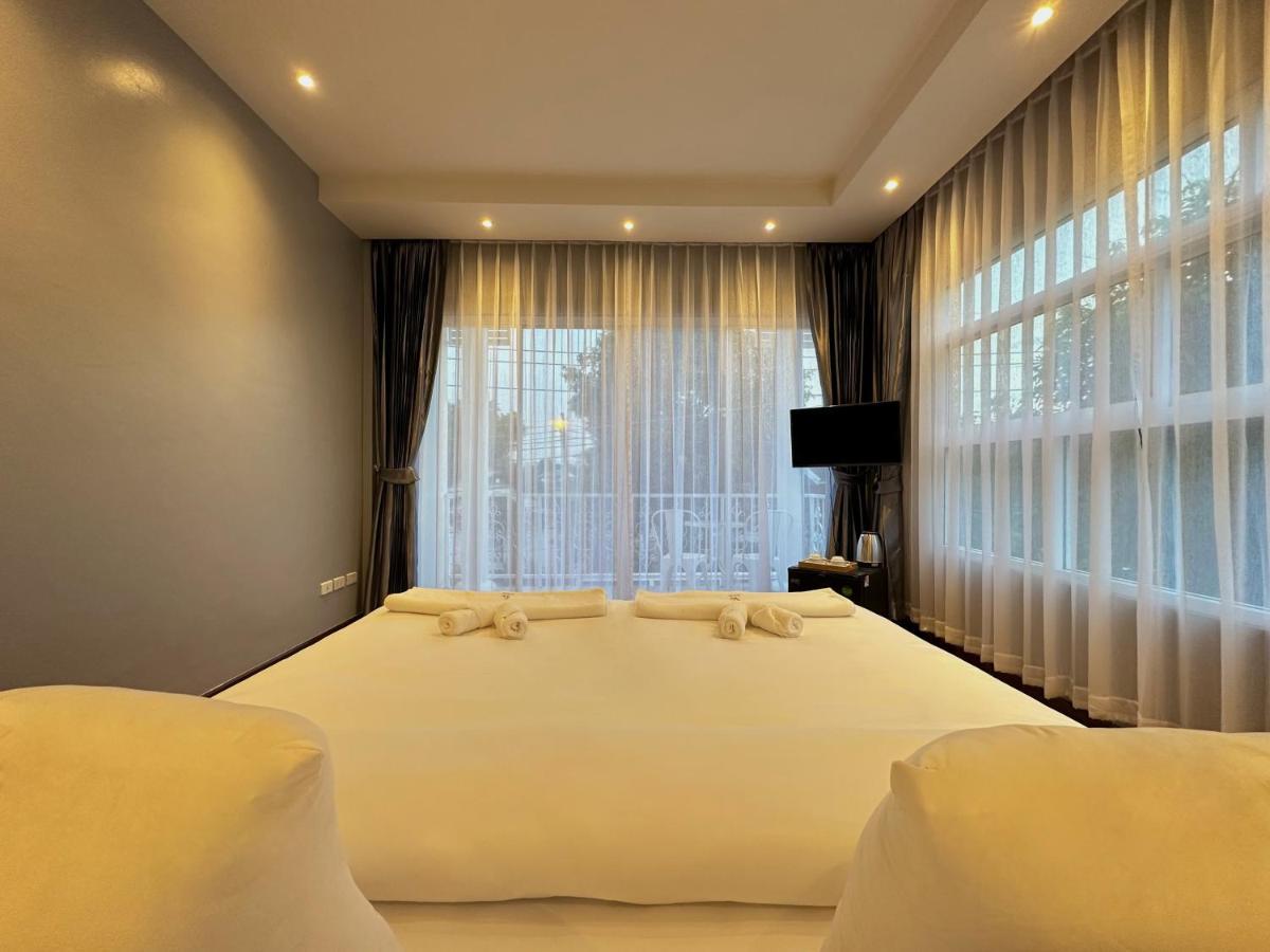Ostello The White House Rachamankha เดอะ ไวท์เฮ้าส์ ราชมรรคา Chiang Mai Esterno foto