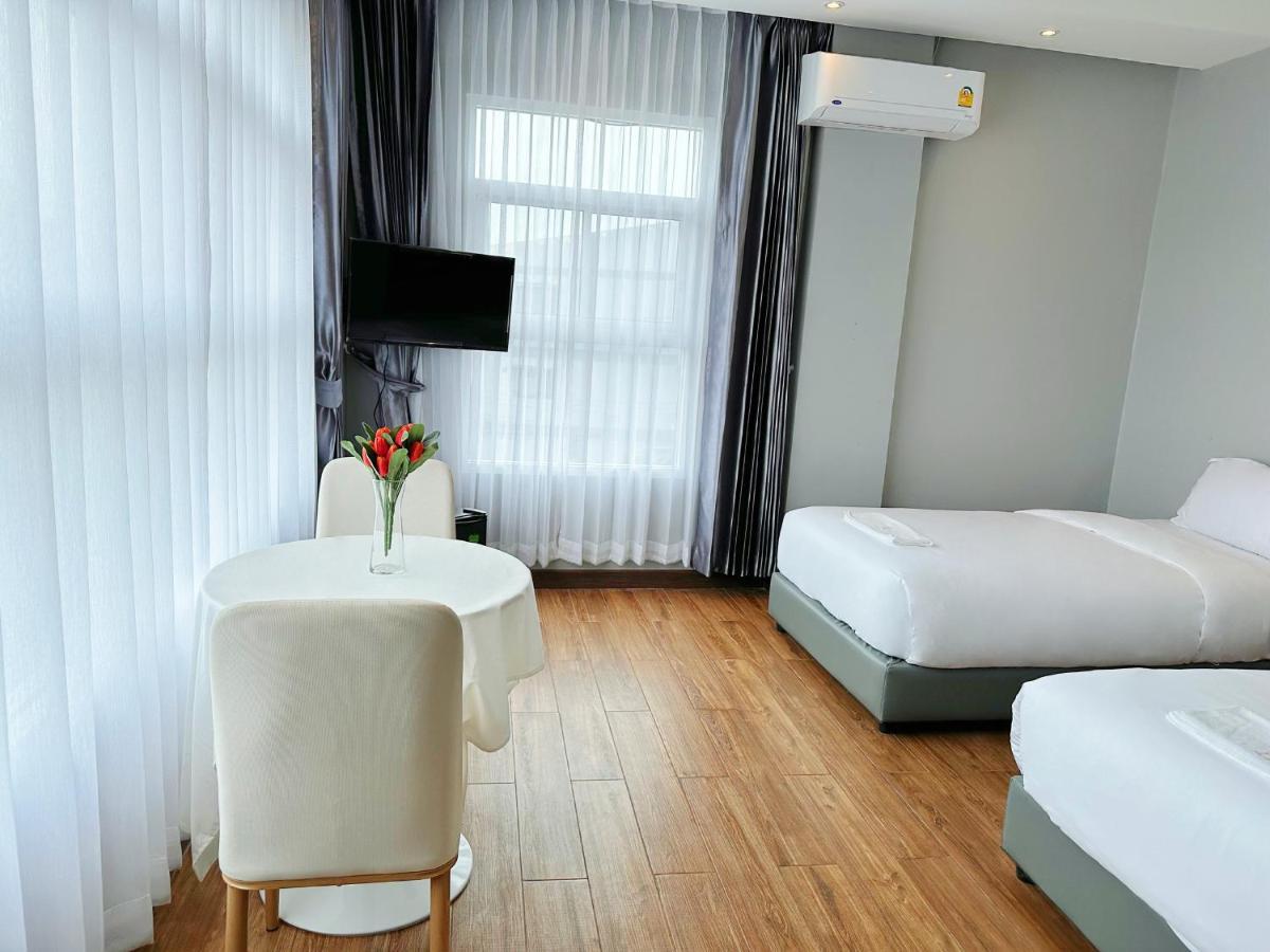 Ostello The White House Rachamankha เดอะ ไวท์เฮ้าส์ ราชมรรคา Chiang Mai Esterno foto