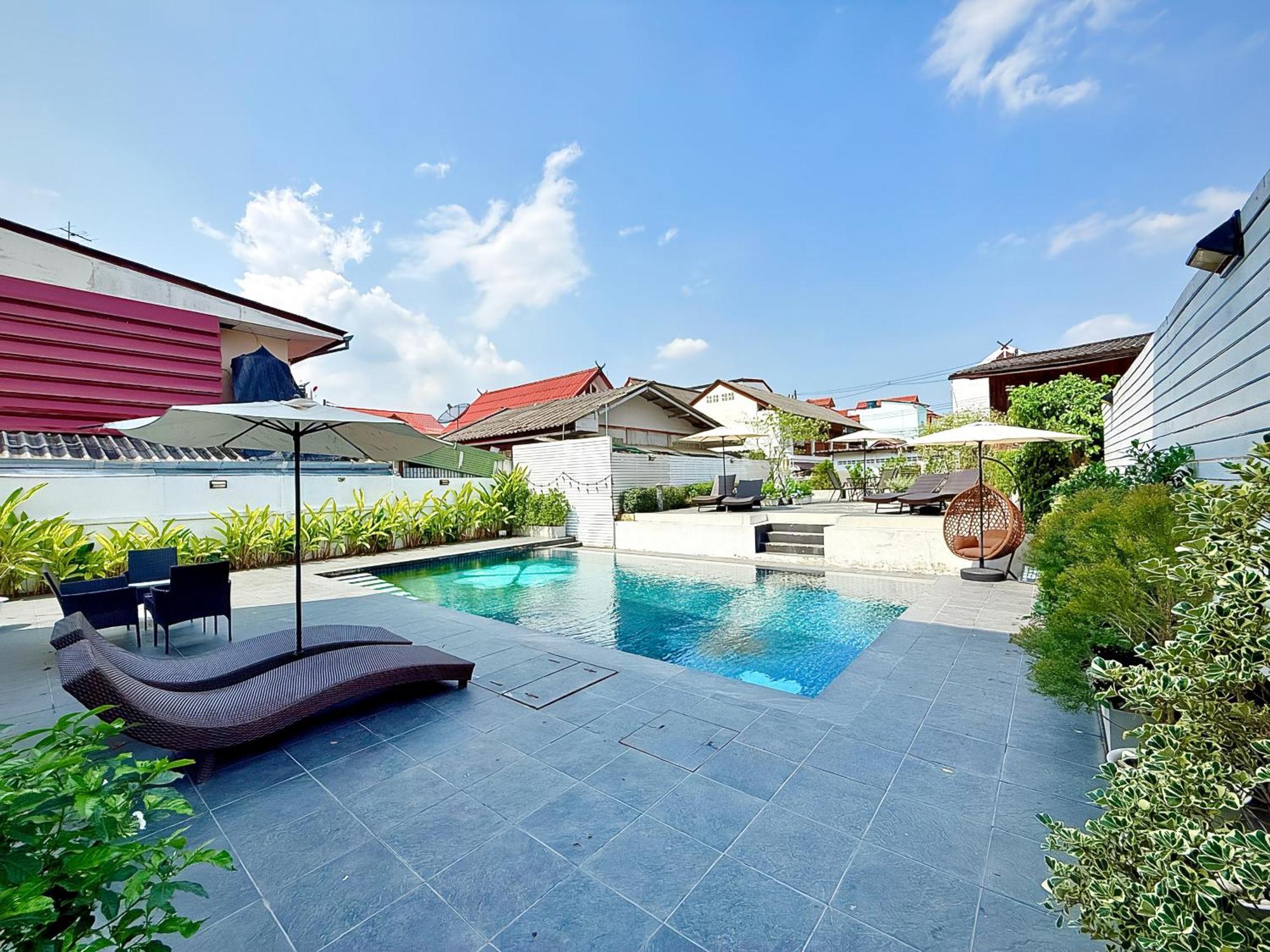 Ostello The White House Rachamankha เดอะ ไวท์เฮ้าส์ ราชมรรคา Chiang Mai Esterno foto